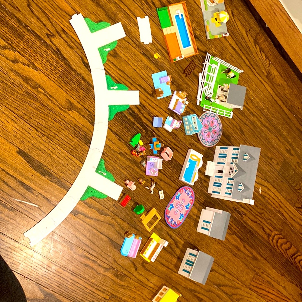 Polly Pocket!!   1994 Lewis Galoob Polly Pocket My Pretty Dollhouse and MORE